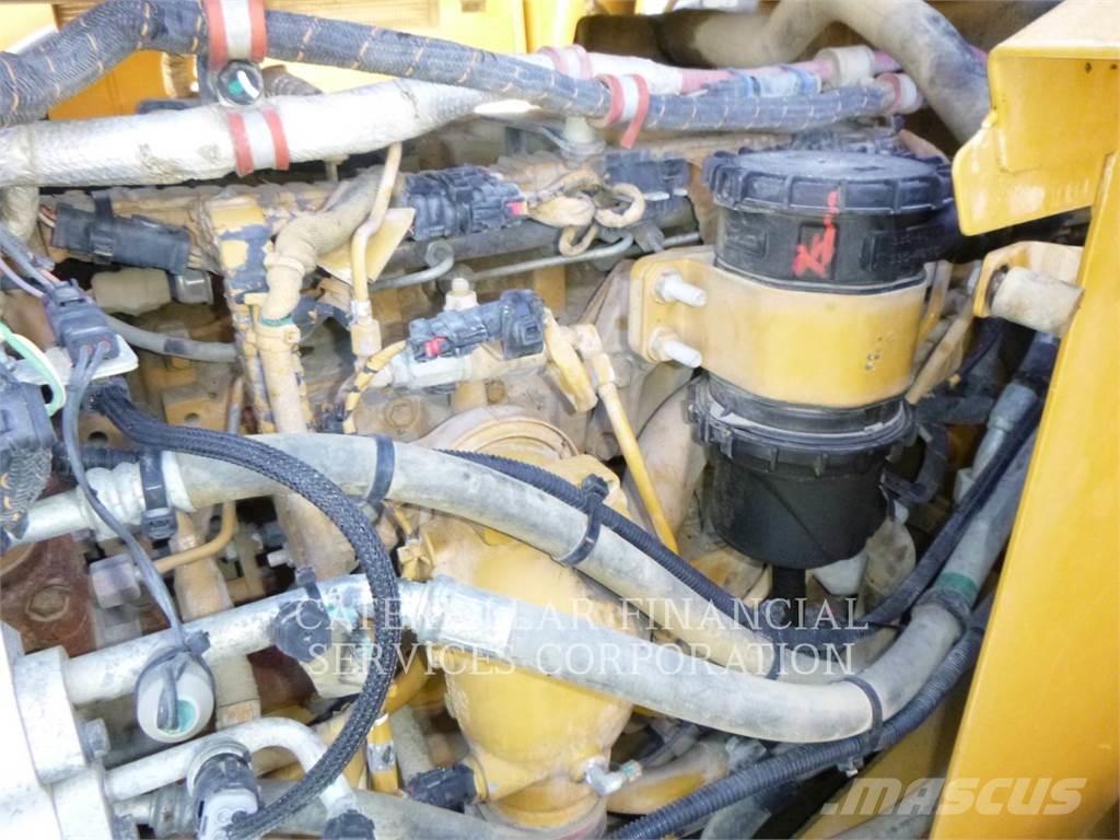 CAT 972MXE Kolové nakladače
