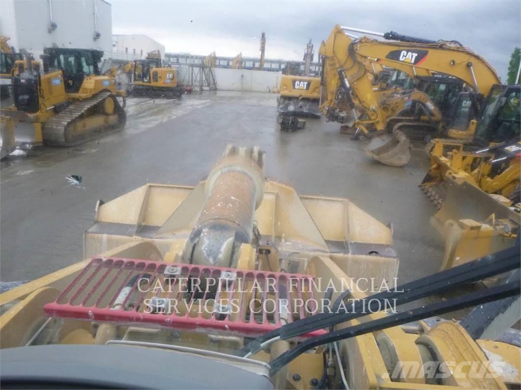 CAT 972MXE Kolové nakladače
