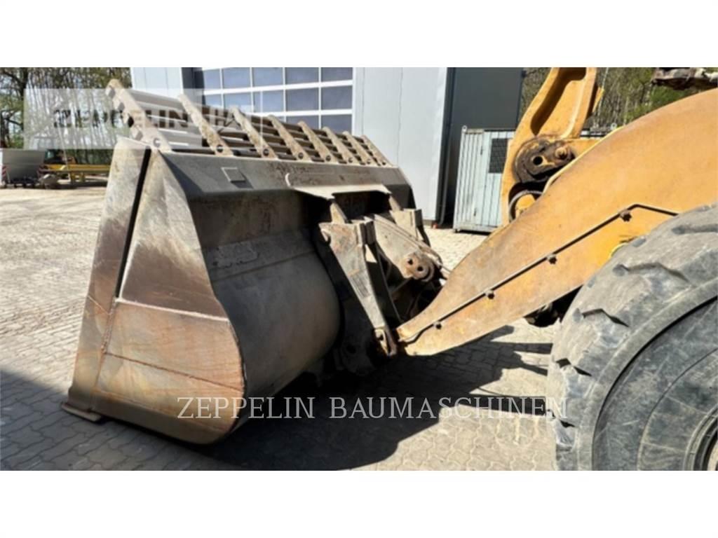 CAT 972MXE Kolové nakladače