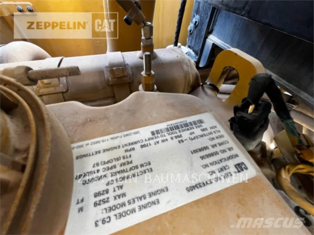 CAT 972MXE Kolové nakladače