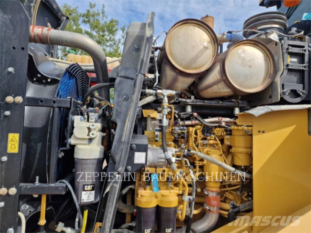 CAT 972MXE Kolové nakladače