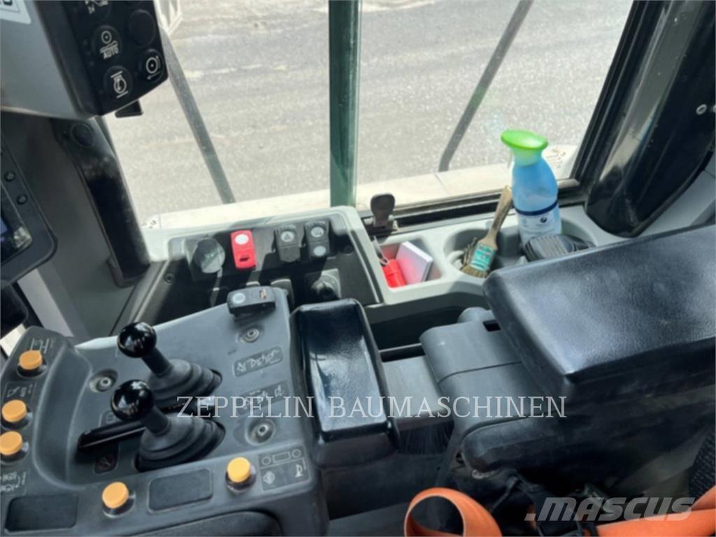 CAT 972MXE Kolové nakladače