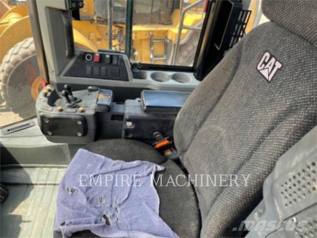 CAT 980M Kolové nakladače