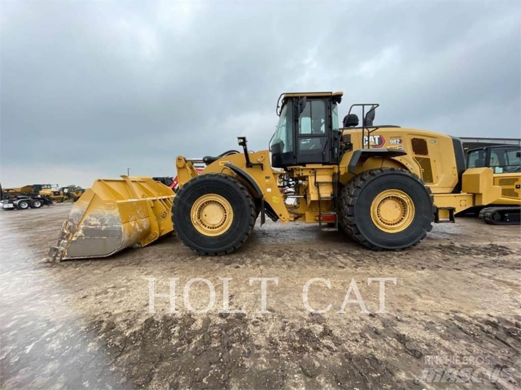 CAT 982 Kolové nakladače