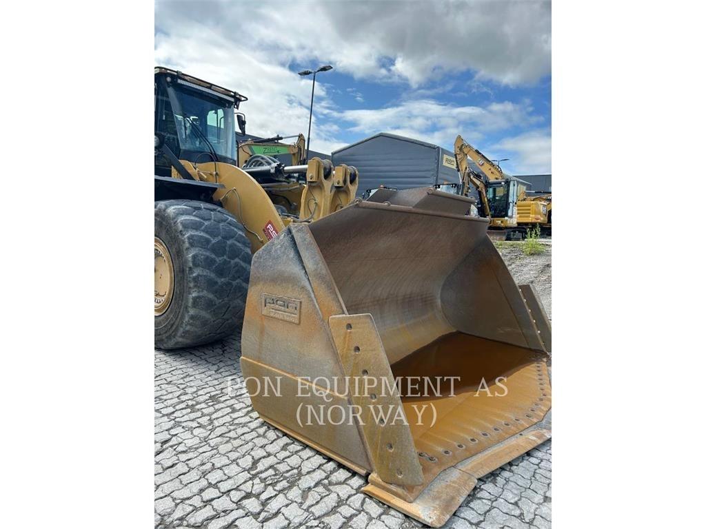 CAT 982-14 Kolové nakladače