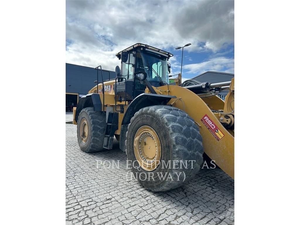 CAT 982-14 Kolové nakladače
