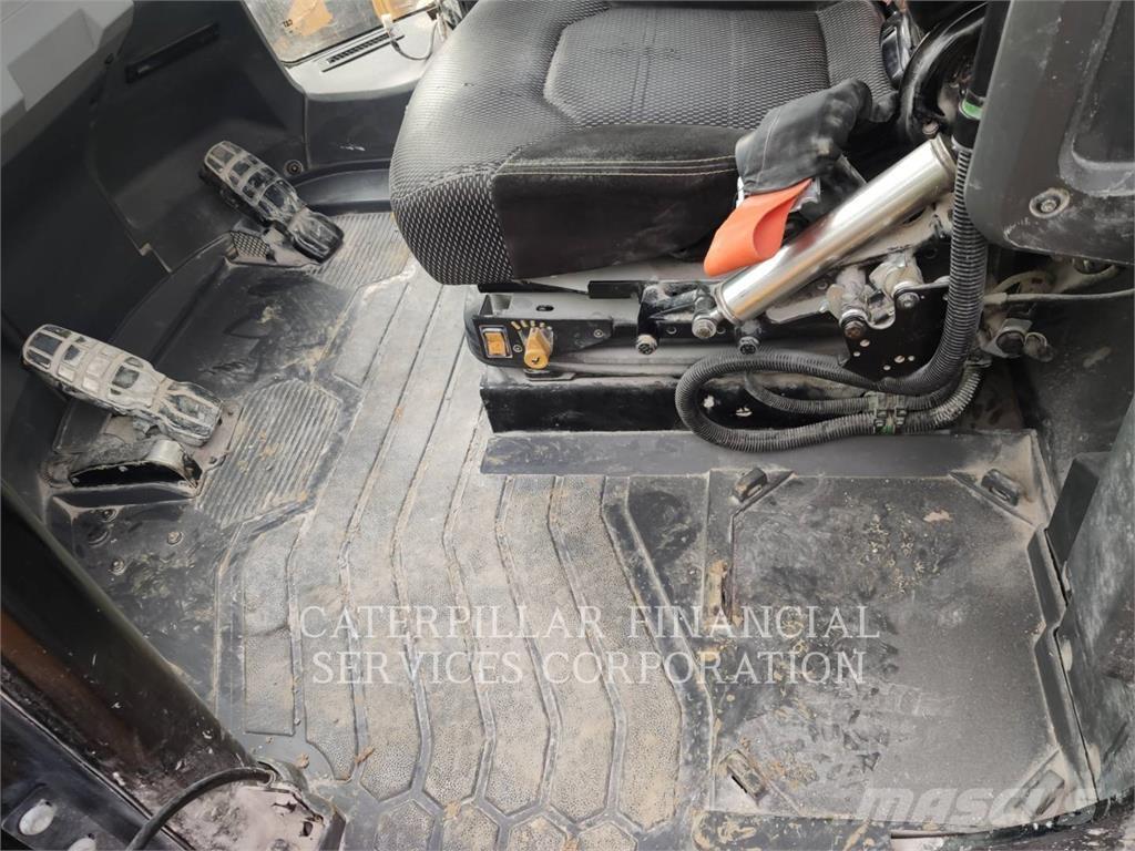 CAT 982-14XE Kolové nakladače