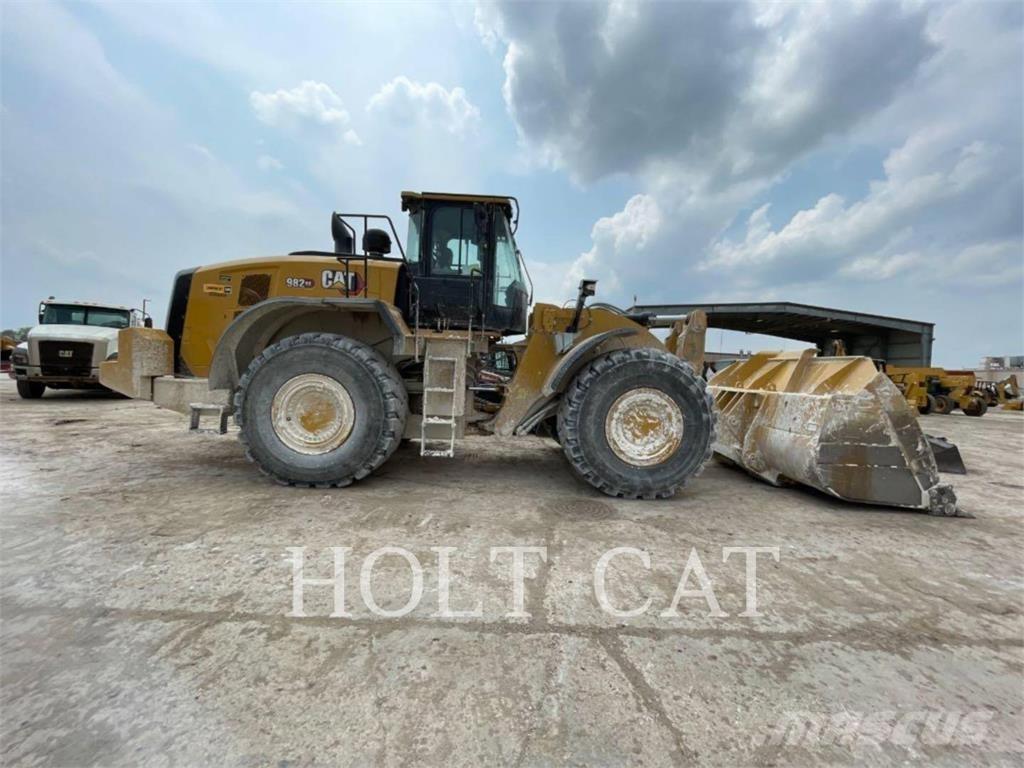 CAT 982 XE Kolové nakladače