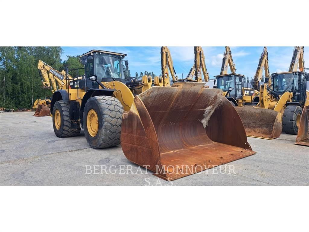 CAT 982M Kolové nakladače