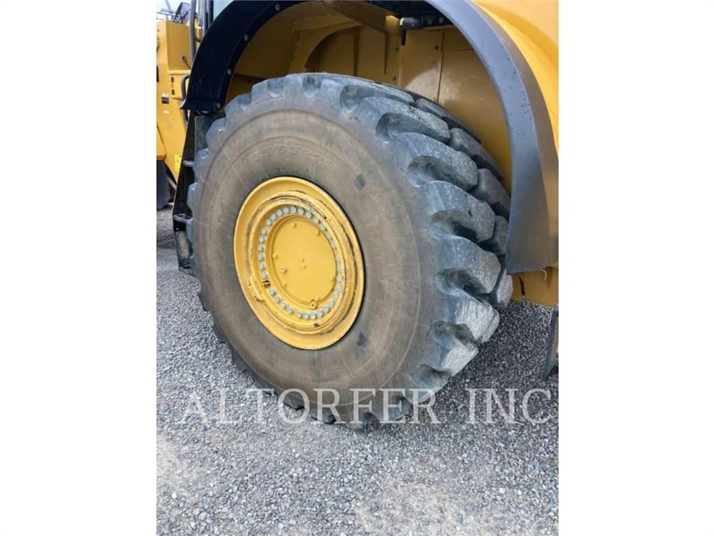 CAT 982M Kolové nakladače