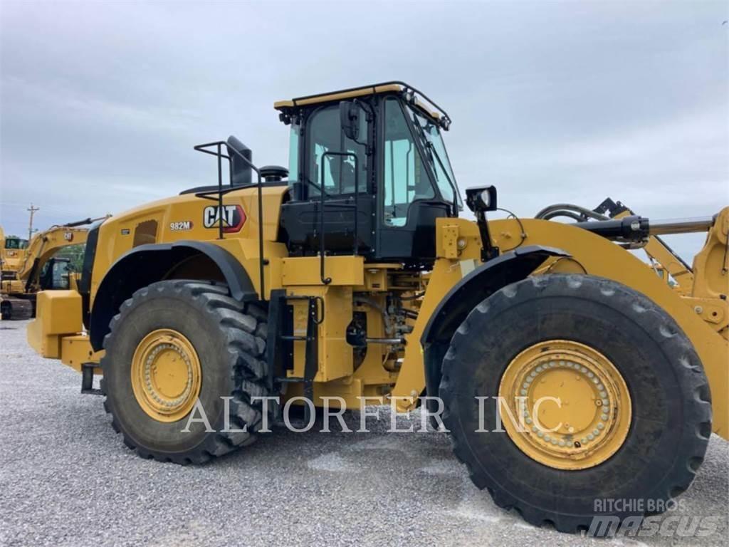 CAT 982M Kolové nakladače