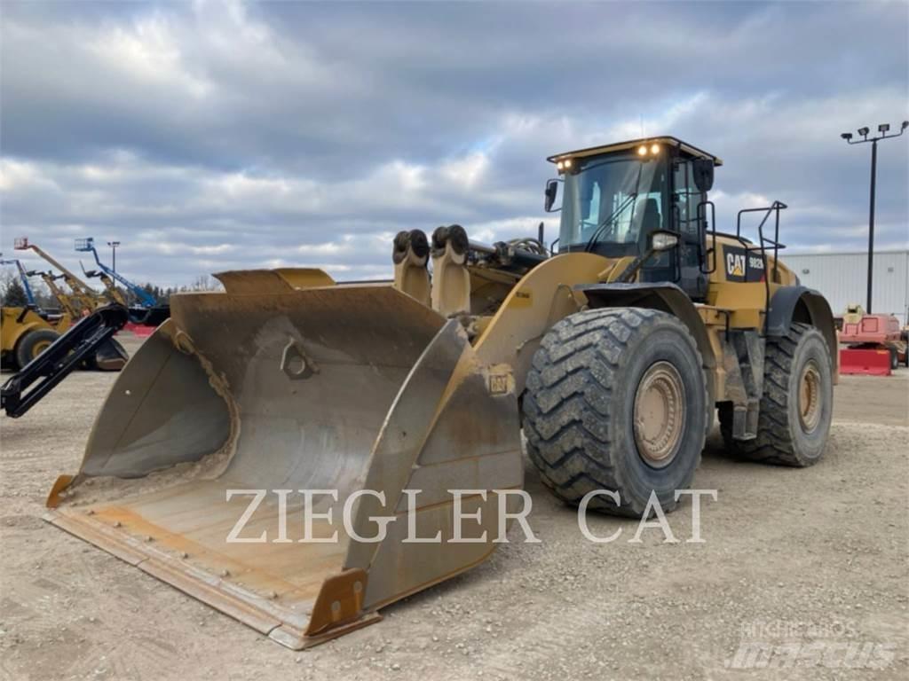 CAT 982M Kolové nakladače