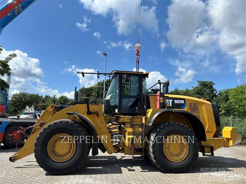 CAT 982M Kolové nakladače