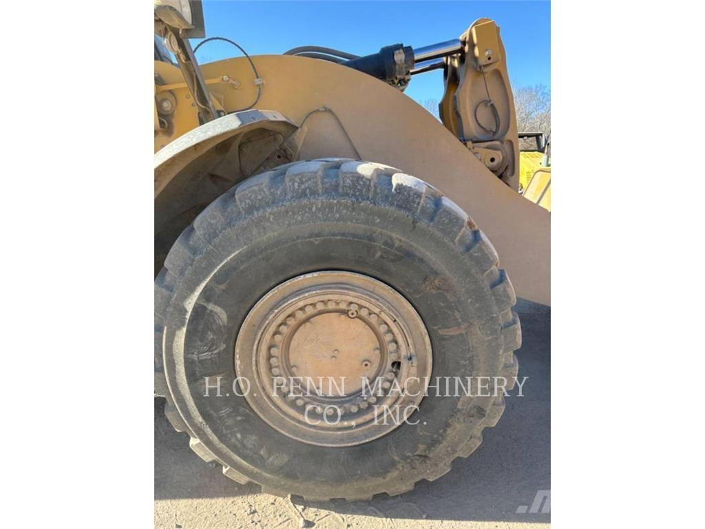 CAT 982M Kolové nakladače