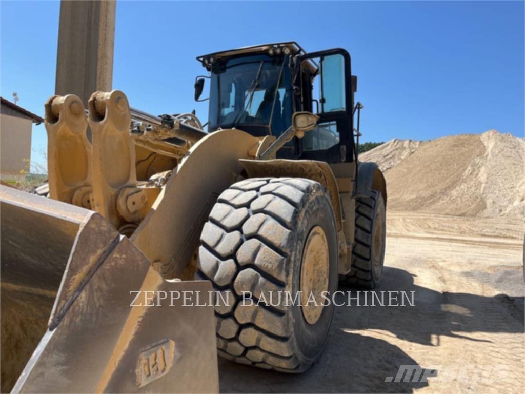 CAT 982M Kolové nakladače