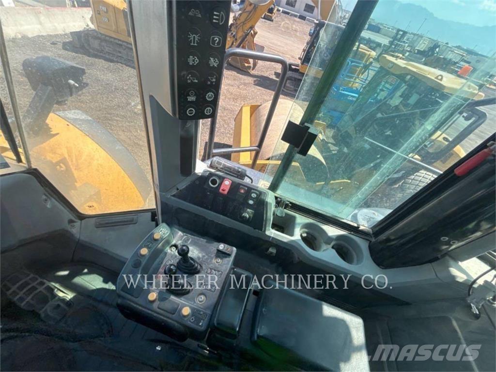 CAT 982M AOC Kolové nakladače