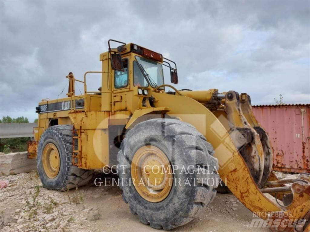 CAT 988 Kolové nakladače