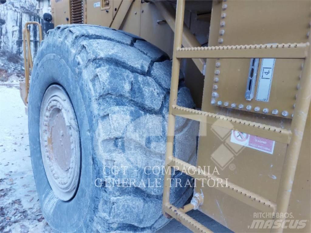 CAT 988H Kolové nakladače