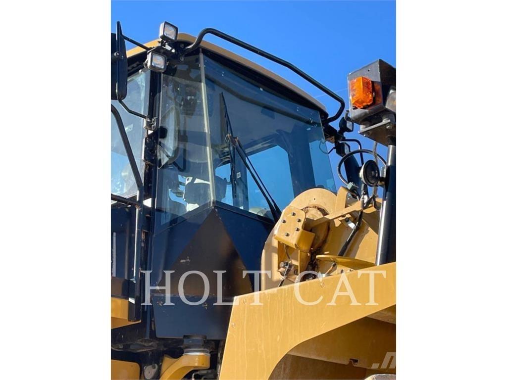 CAT 988K Kolové nakladače