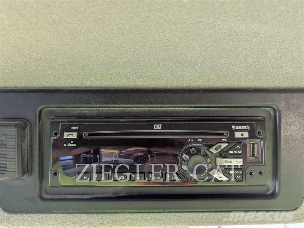 CAT 988K Kolové nakladače