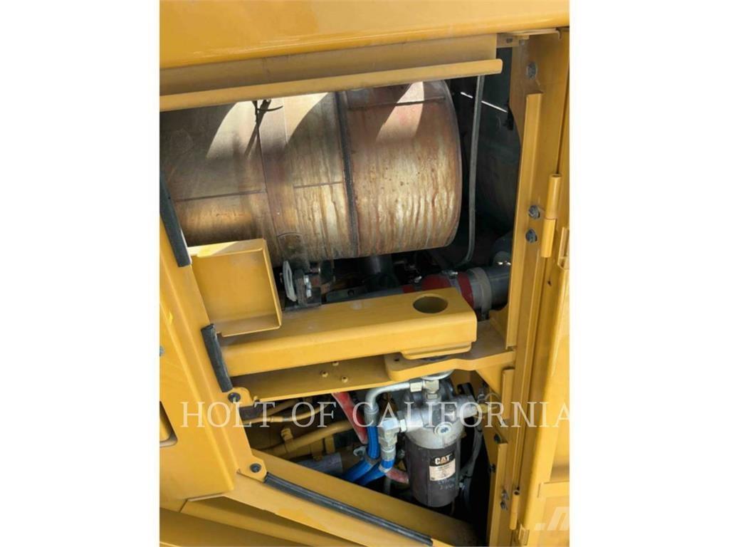 CAT 988K Kolové nakladače