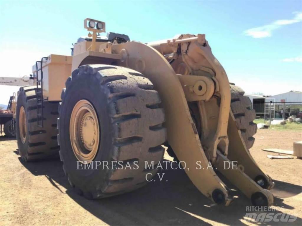 CAT 990 Kolové nakladače