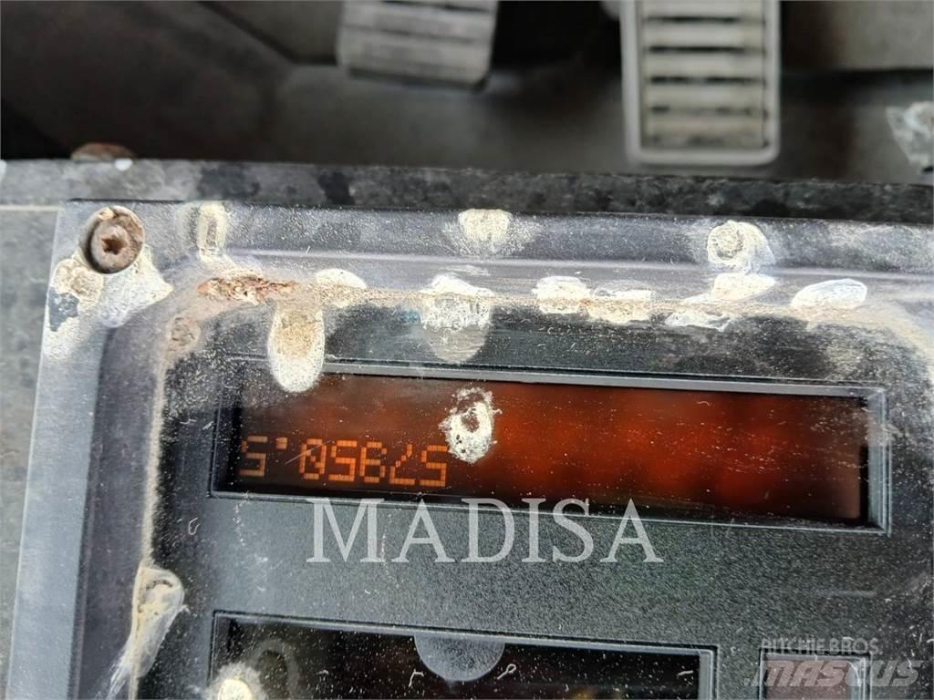 CAT 992G Kolové nakladače