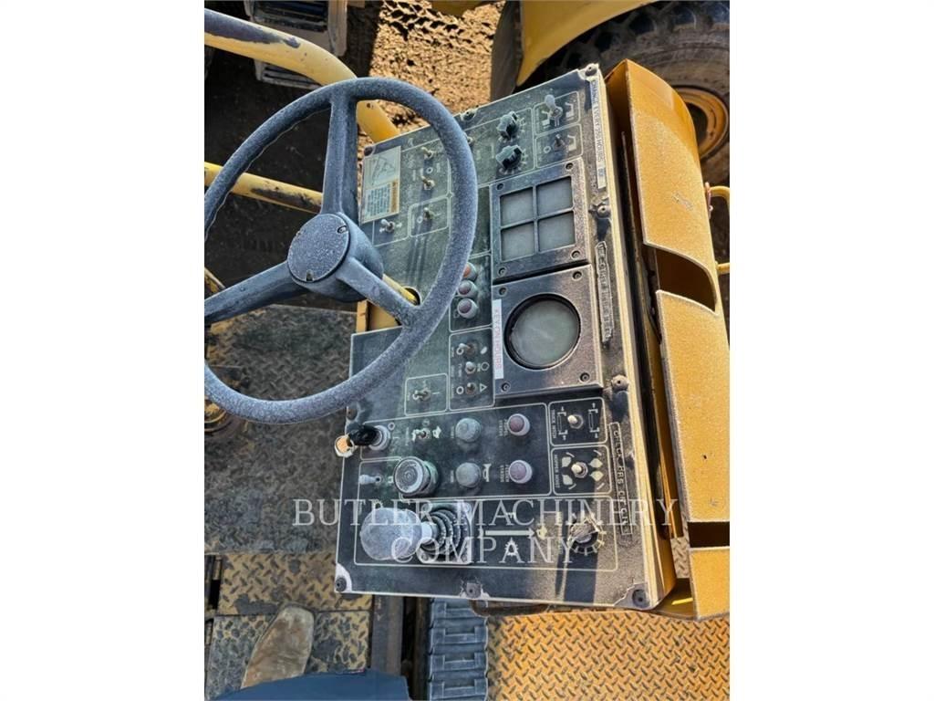CAT AP-1000B Finišery