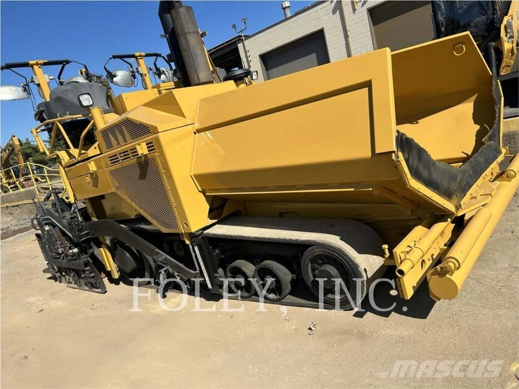 CAT AP-1055D Finišery