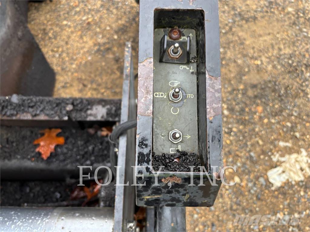 CAT AP-655D Finišery