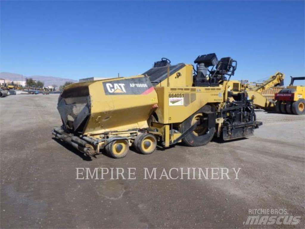 CAT AP1000E Finišery