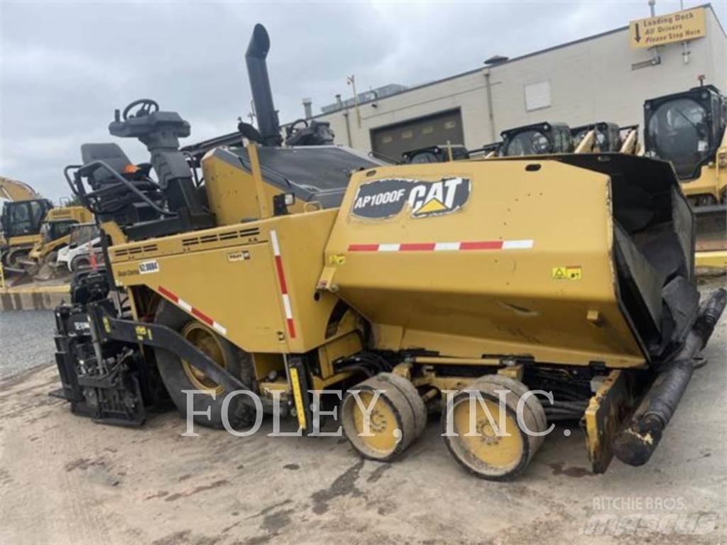 CAT AP1000F Finišery