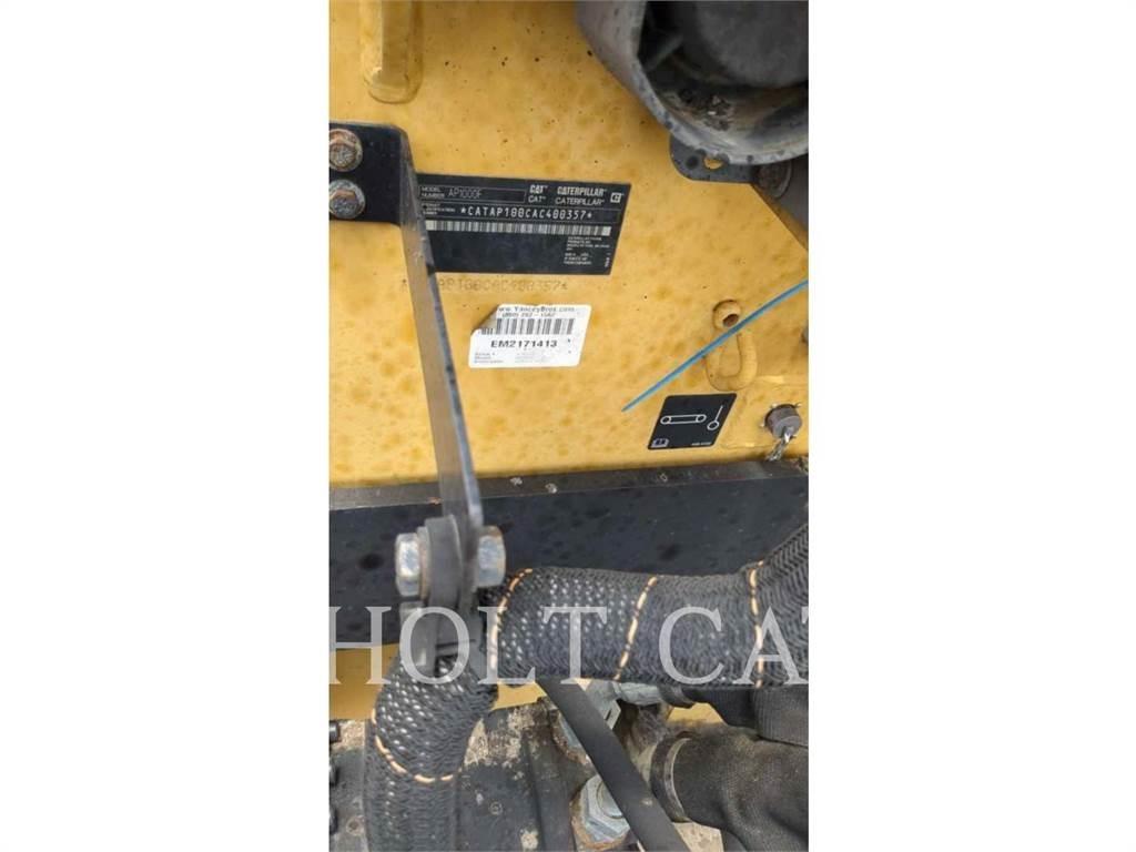 CAT AP1000F Tahačové válce