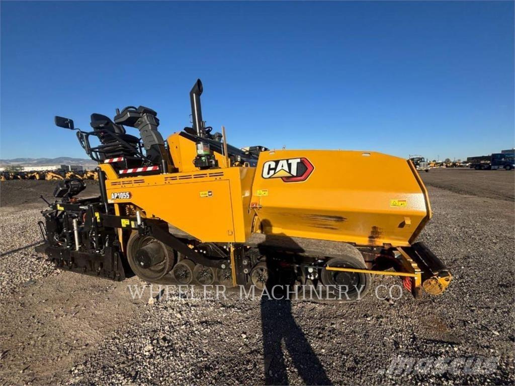 CAT AP1055 Finišery