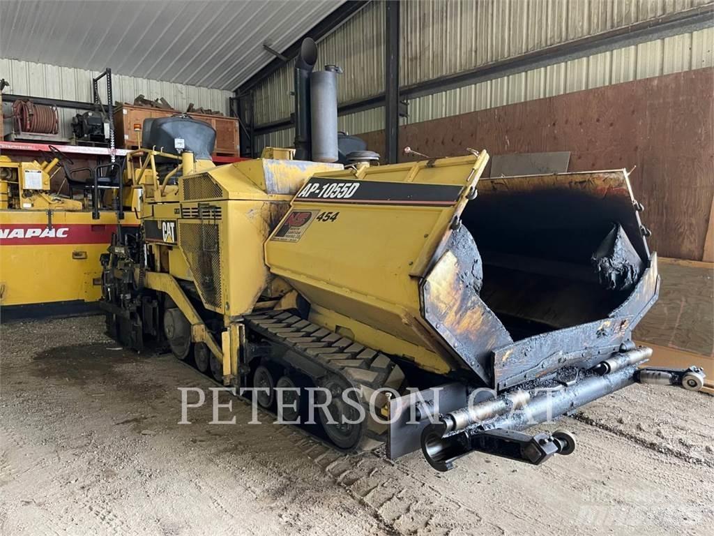 CAT AP1055D Finišery