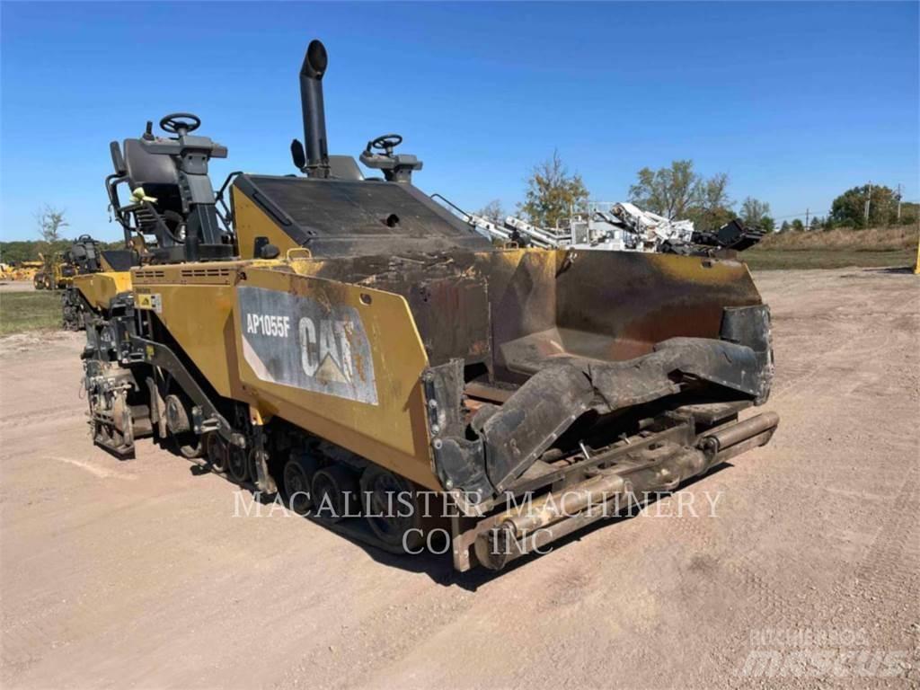 CAT AP1055F Finišery