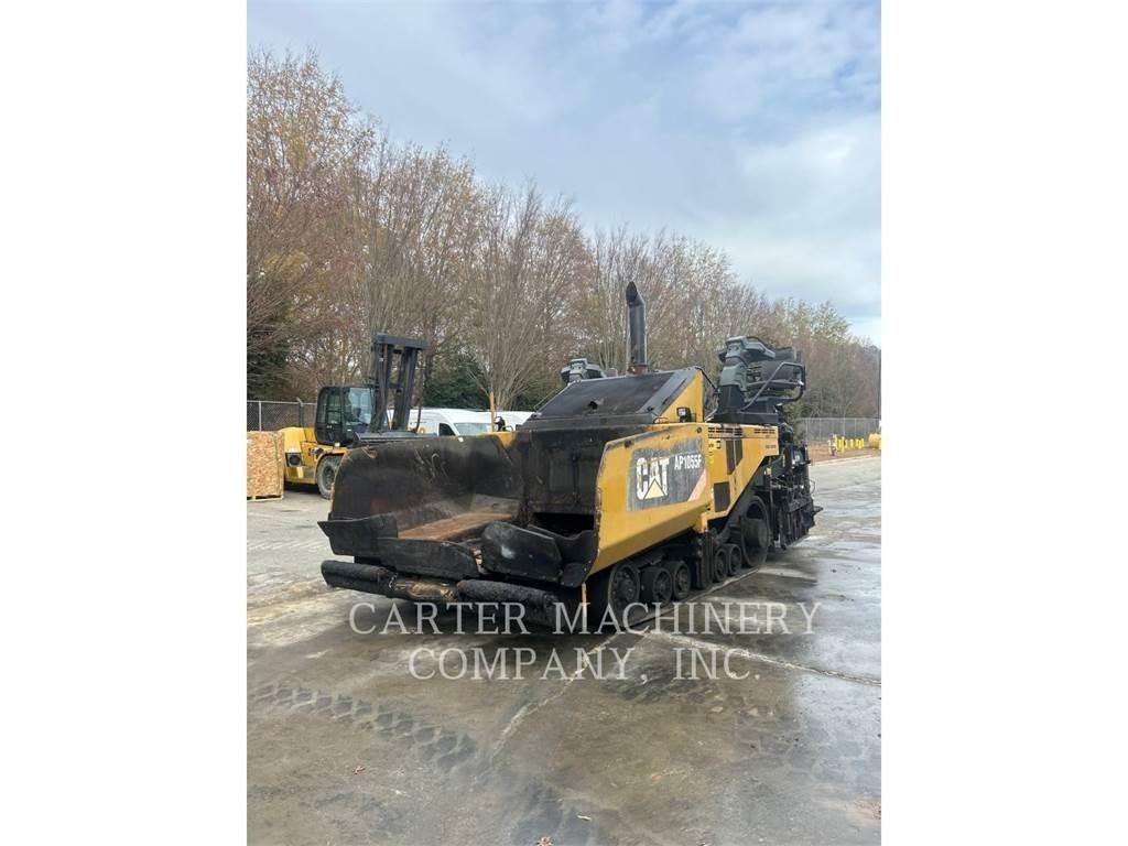 CAT AP1055F Finišery