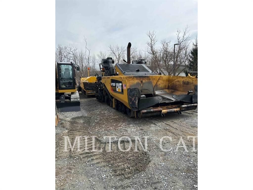CAT AP1055F Finišery