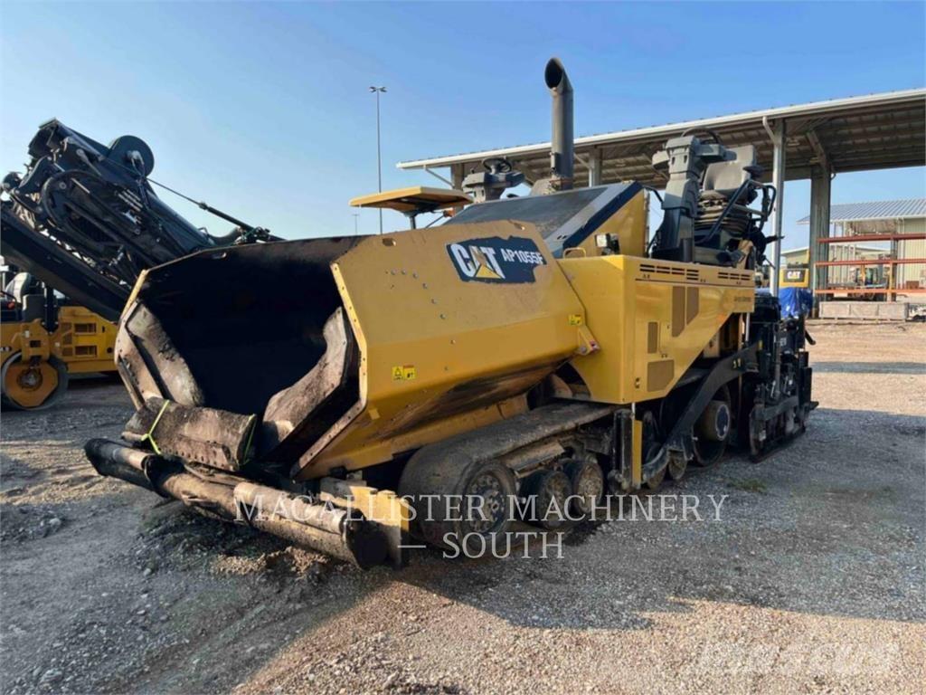 CAT AP1055F Finišery