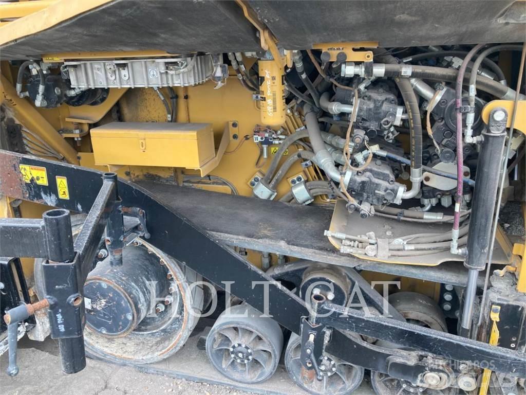 CAT AP1055F Finišery