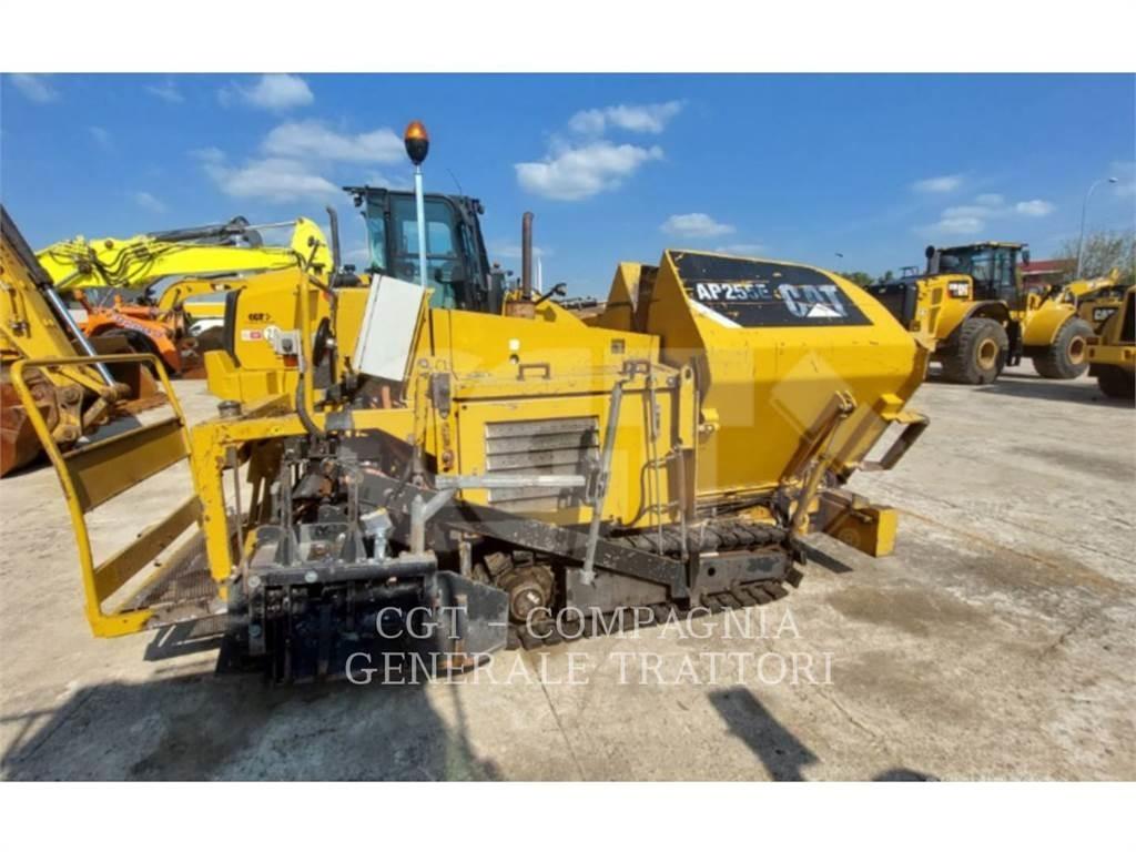 CAT AP255E Finišery