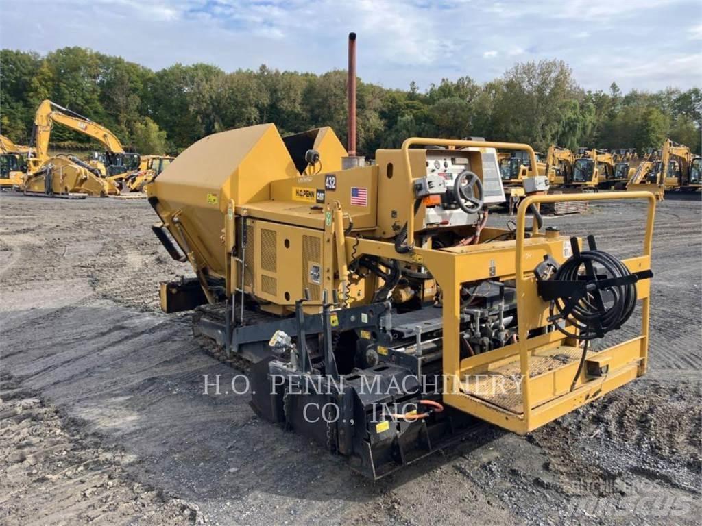 CAT AP255E Finišery