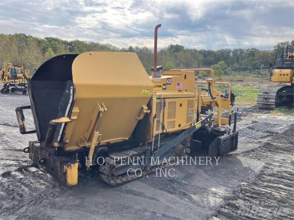 CAT AP255E Finišery