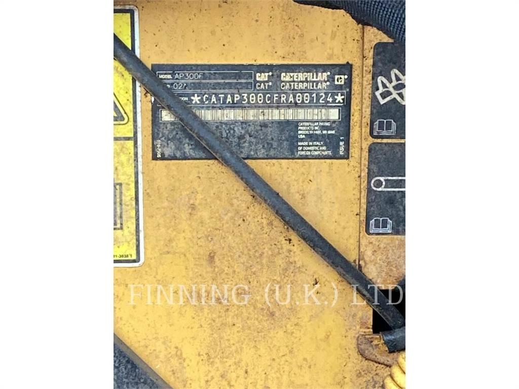 CAT AP300F Finišery