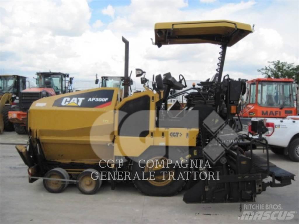 CAT AP300F Finišery