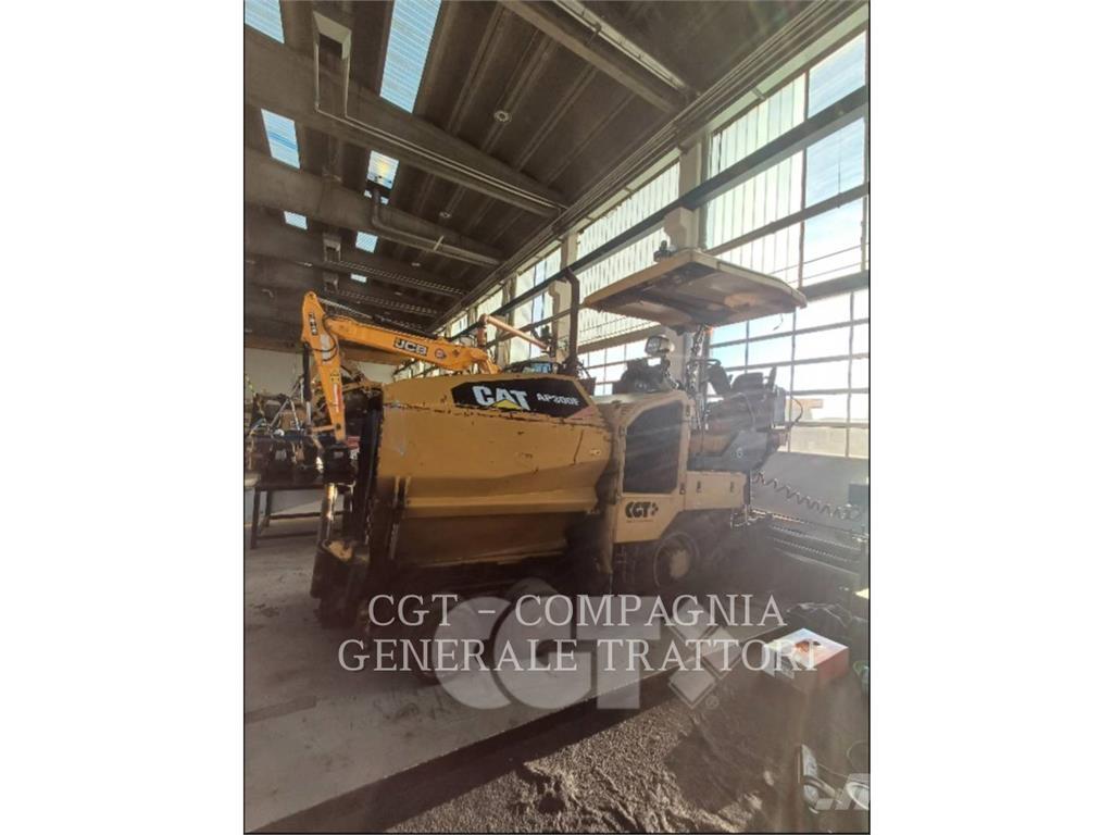 CAT AP300F Finišery