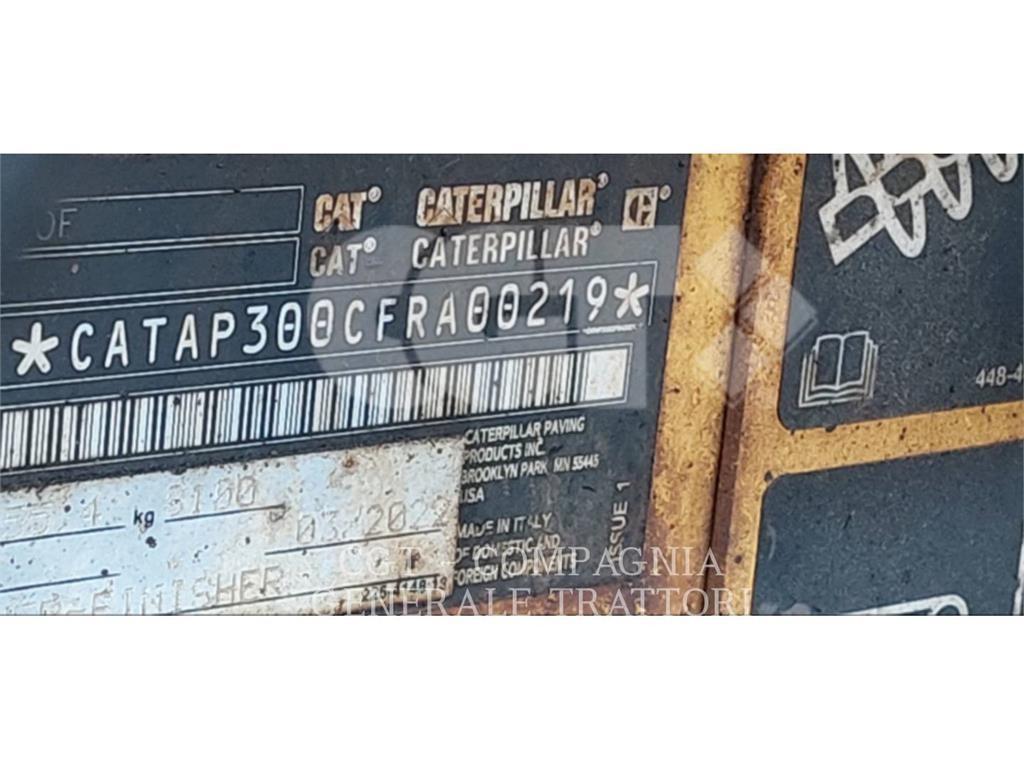 CAT AP300F Finišery