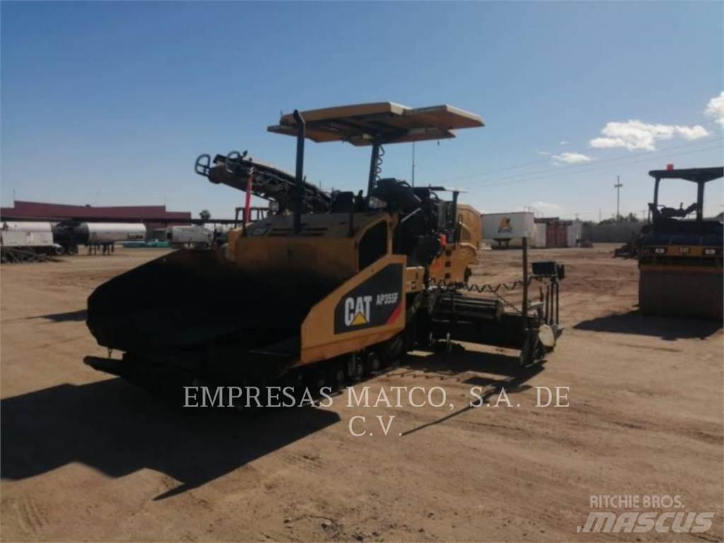 CAT AP355FLRC Finišery
