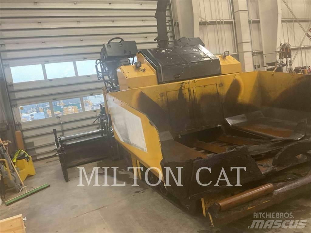 CAT AP555E Finišery