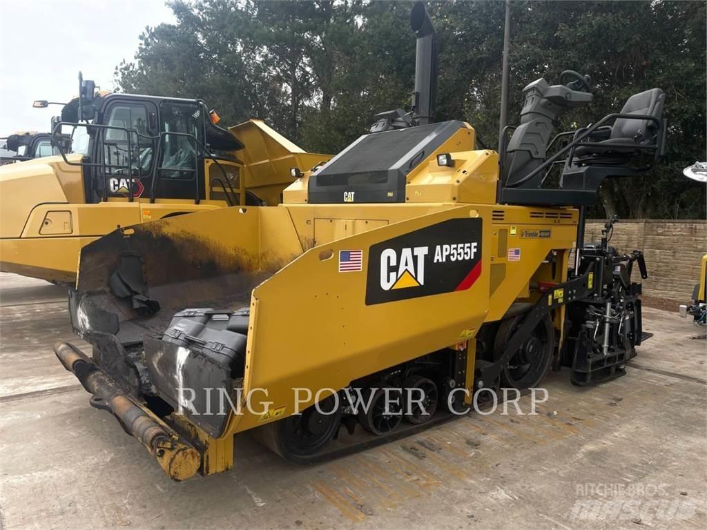 CAT AP555F Recyklátory asfaltu